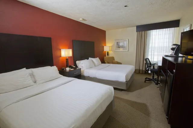 غرفة قياسية بسريرين كوين، Holiday Inn Express New Albany 2/8