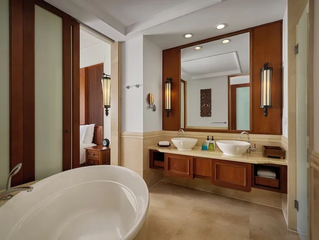 غرفة بريميوم بسرير كينج بإطلالة على الحديقة بشرفة، Intercontinental Hotels Xishuangbanna Resort 4/5