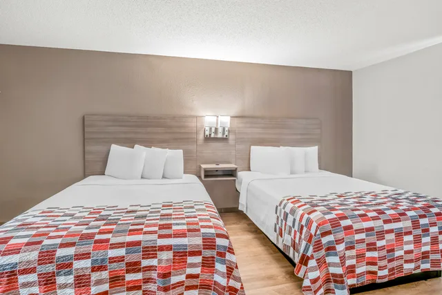 غرفة بسريرين كوين لذوي الإعاقة، Red Roof Inn Southfield 2/5
