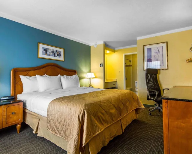 غرفة خارجية بسرير كينج، Clarion Hotel Concord/Walnut Creek 10/10