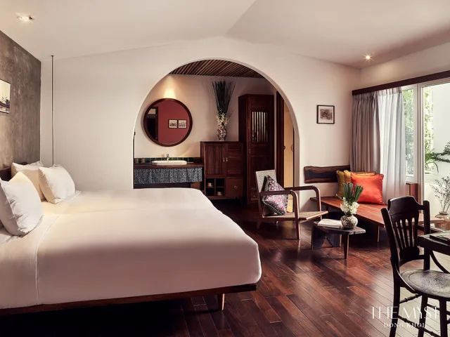 Serene Corner Balcony Twin Room، The Myst Dong Khoi 2/10