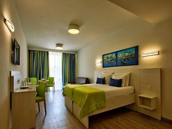 جناح جونيور بسرير مزدوج، Santana Hotel 1/1