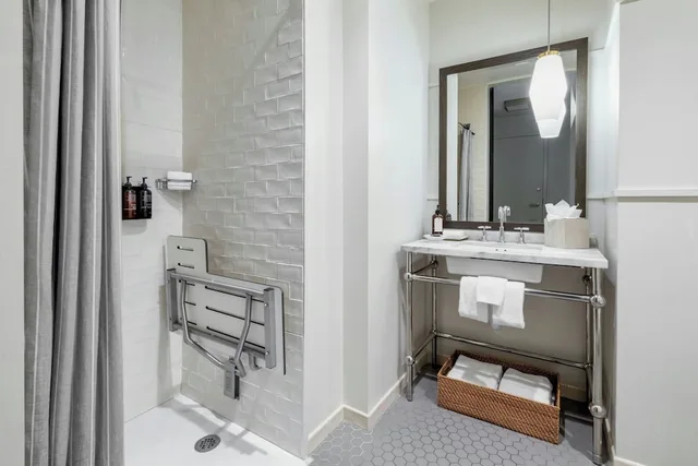 غرفة بسرير كينج بإطلالة على المدينة، The Alida, Savannah, a Tribute Portfolio Hotel 5/6