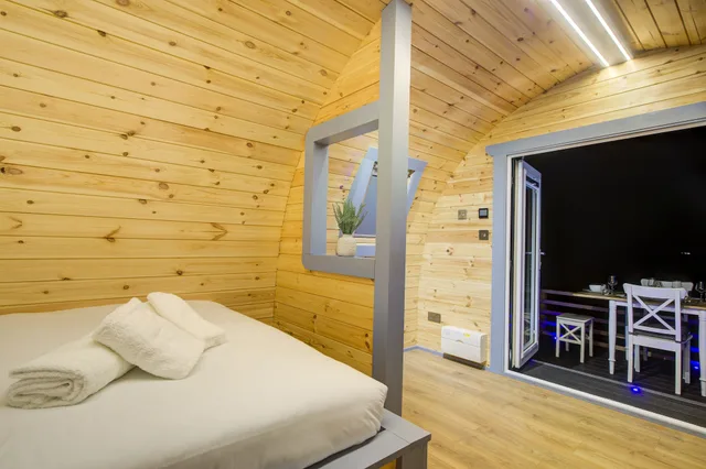 Beach Pod, Luxury, Double Bed, Sofa، Onich 2/10