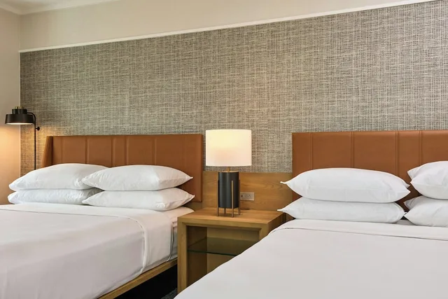 غرفة كلوب بسريرين كوين، Sheraton Grand Sacramento 5/9