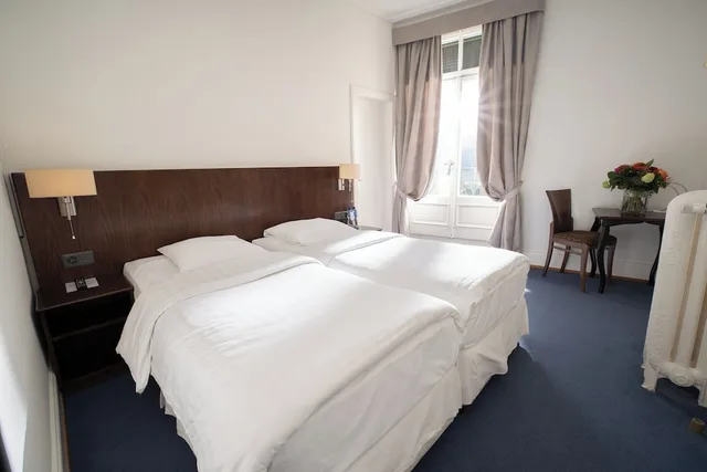 غرفة اقتصادية بسريرين منفصلين، J5 Hotels Helvetie Montreux 2/4