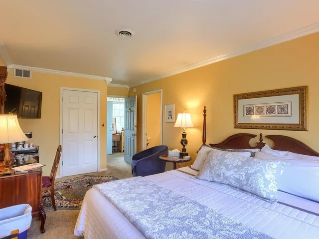 غرفة بسرير كينج، Battlefield Bed &amp; Breakfast Inn 1/9
