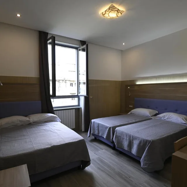 غرفة رباعية بسرير فردي، Hotel Midway 2/10