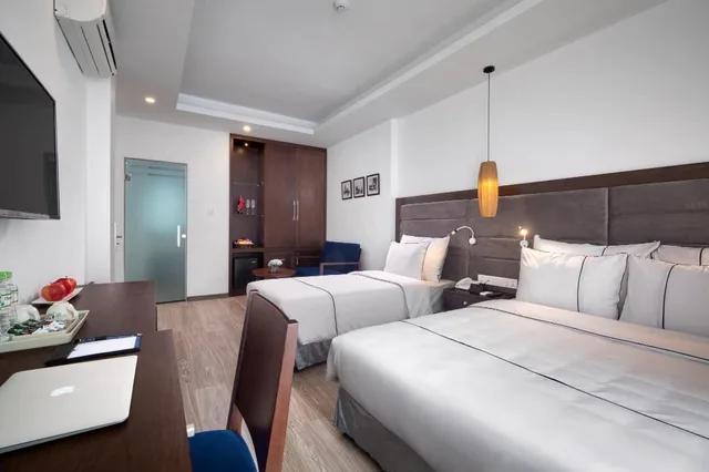 غرفة عائلية بإطلالة على المدينة، Hanoi Bonsella Hotel 2/4