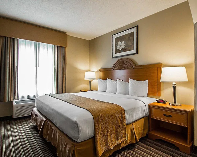 جناح بسرير كينج، Quality Inn and Suites Fishkill South Near I-84 3/10