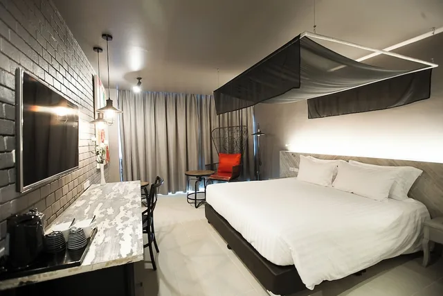 Lanna, Art, Twin Beds, Bathtub, Art Mai Gallery Nimman Hotel 2/5