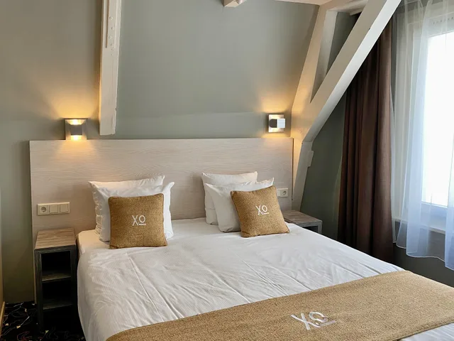 Economy, Queen Bed, XO Hotels City Centre 1/3