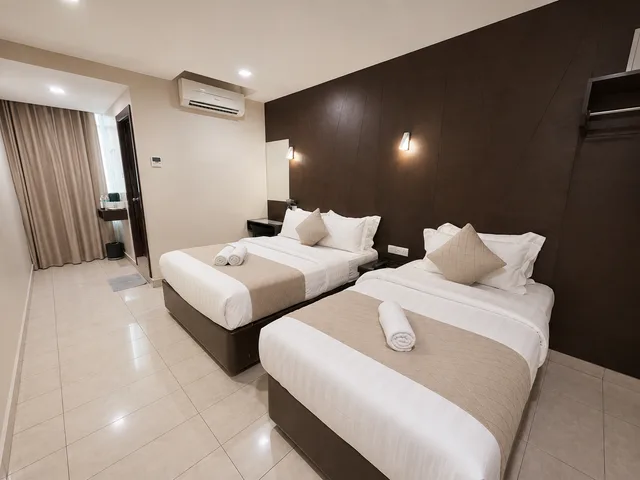 غرفة سوبيريور بسريرين منفصلين، Cathay Hotel 2/2