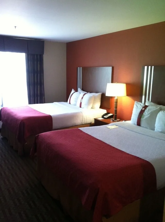 جناح بسريرين كوين بمنطقة جلوس، Holiday Inn Austin North - Round Rock 4/8