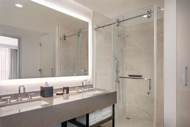 1 Bedroom, Executive, Suite, King Bed, Valley View, Sofa، Hyatt Regency Salt Lake City 1/1