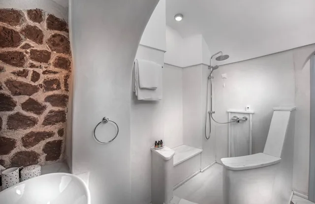Authentic, Residence, Queen Bed, Sofa، Aigialos Niche Residences & Suites 6/10
