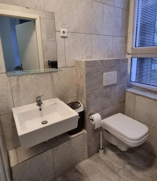 غرفة بسرير مزدوج بحمام خاص، Hotel Linda 5/7