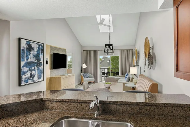 Villa, King Bed, Sheraton Broadway Resort Villas 3/3