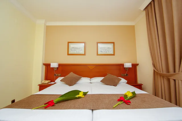 غرفة بسريرين منفصلين، Hotel Mainake Sl 3/6