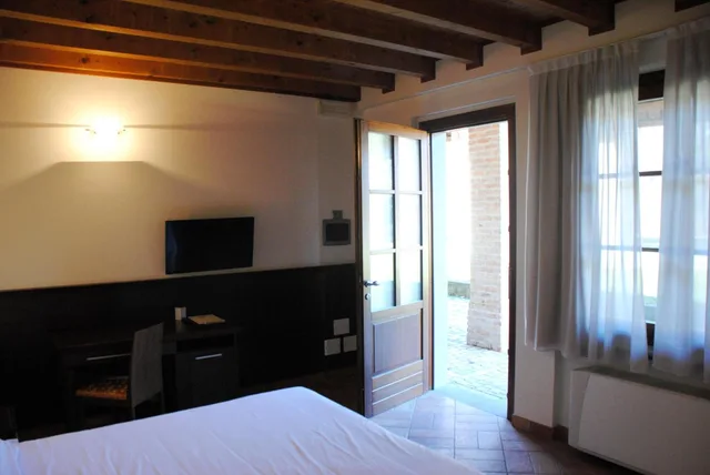 غرفة بسرير كينج بجاكوزي، Country Hotel Castelbarco 3/8