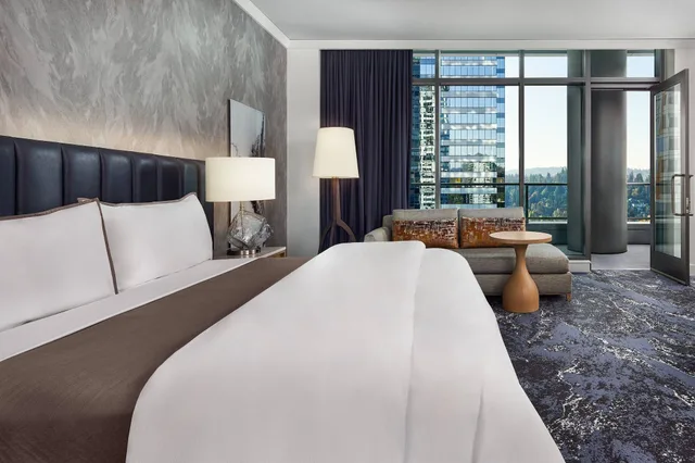 Grand, Double Bed, The Westin Bellevue 1/2