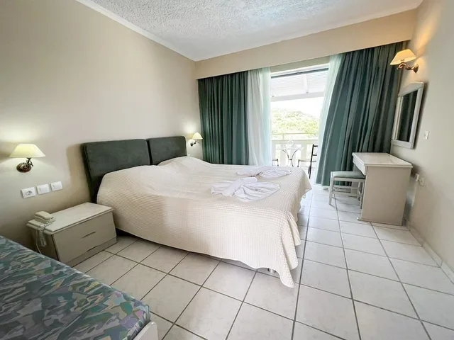 غرفة بريميوم بسرير مزدوج بإطلالة على البحر مع أريكة، Matilda Hotel by Anayia All Inclusive Resorts 2/5