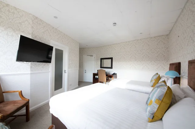 غرفة عائلية بسرير مزدوج وسرير فردي، Scotlands Spa Hotel 1/10