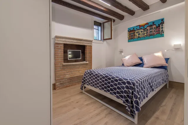 شقة بسرير كوين، Albergo Marin 1/3