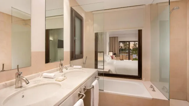 غرفة سوبيريور مفردة بسرير مزدوج، Sheraton Hacienda Del Alamo Golf And Spa Resort 2/2
