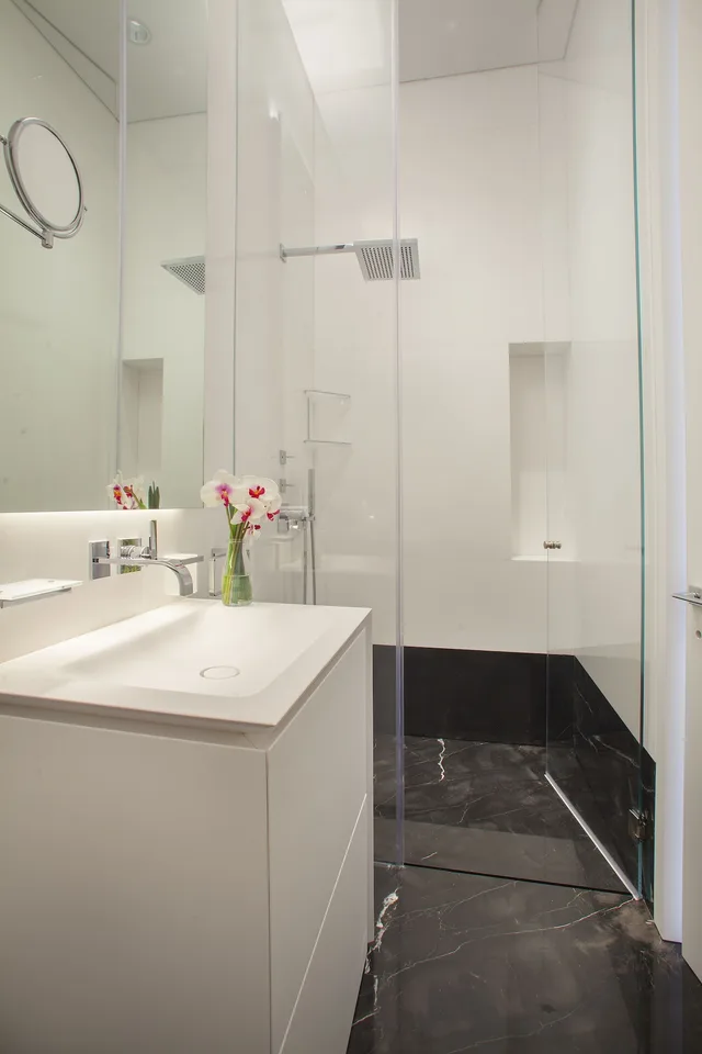 جناح ديلوكس بسرير كينج وسريرين مزدوجين بإطلالة على البحر بـ3 غرف نوم، Olympic Residence Deluxe Apartment 2/2