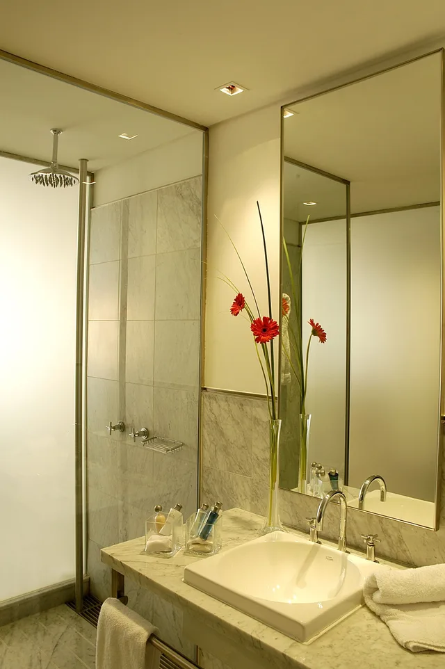 غرفة عائلية بسرير كوين مع أريكة، Broadway Hotel And Suites 3/4