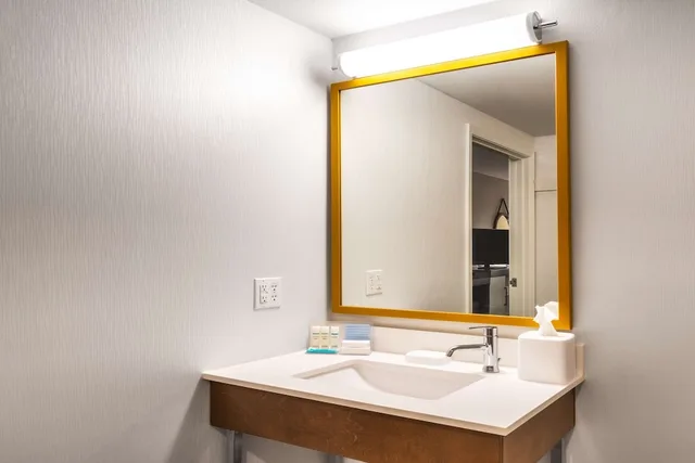 استوديو بسرير كينج مع أريكة لذوي الإعاقة، Hampton Inn Laramie 7/8