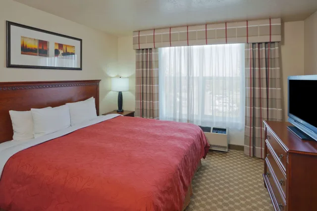 غرفة بسرير كينج لذوي الإعاقة، Country Inn & Suites by Radisson, West Valley City, UT 2/10