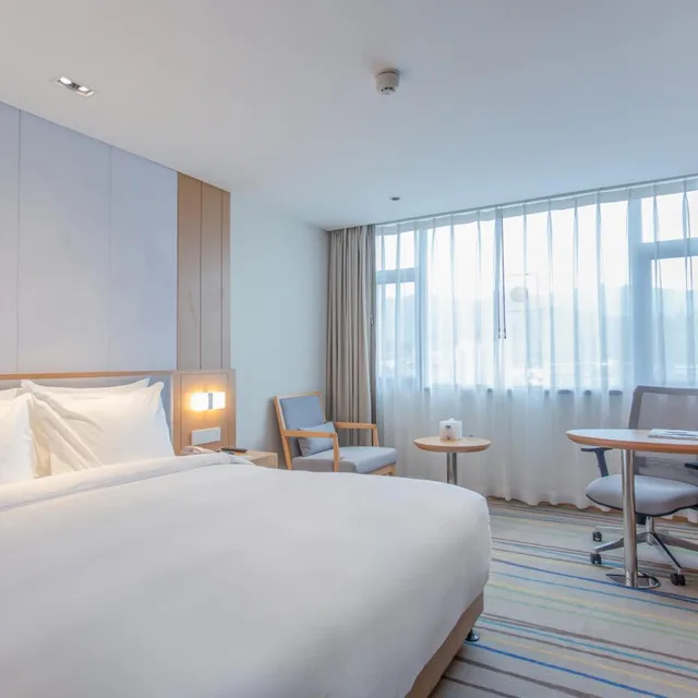 جناح بسرير كينج بغرفة نوم واحدة، Holiday Inn Express Ya an City Center 1/4