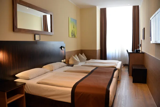 غرفة قياسية رباعية، Arthotel Munich 10/10