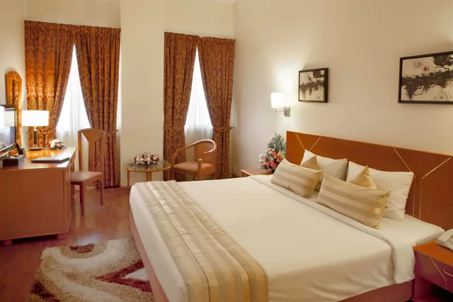 غرفة كلاسيكية بسريرين منفصلين، Landmark Hotel Baniyas 2/8
