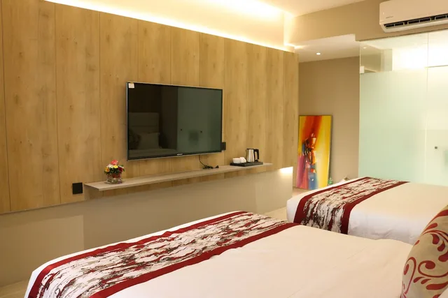 غرفة عائلية بسريرين كوين، Red Hotel Cubao 3/6