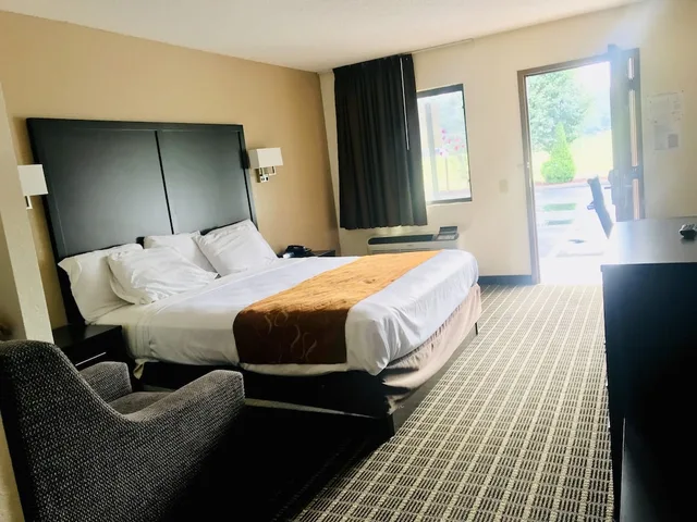 غرفة بسرير كينج، Baymont By Wyndham Acworth 1/1