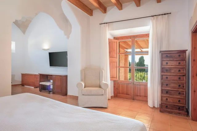 Suite, 1 Double and 1 Single Bed, Terrace, Finca Son Roig 3/5