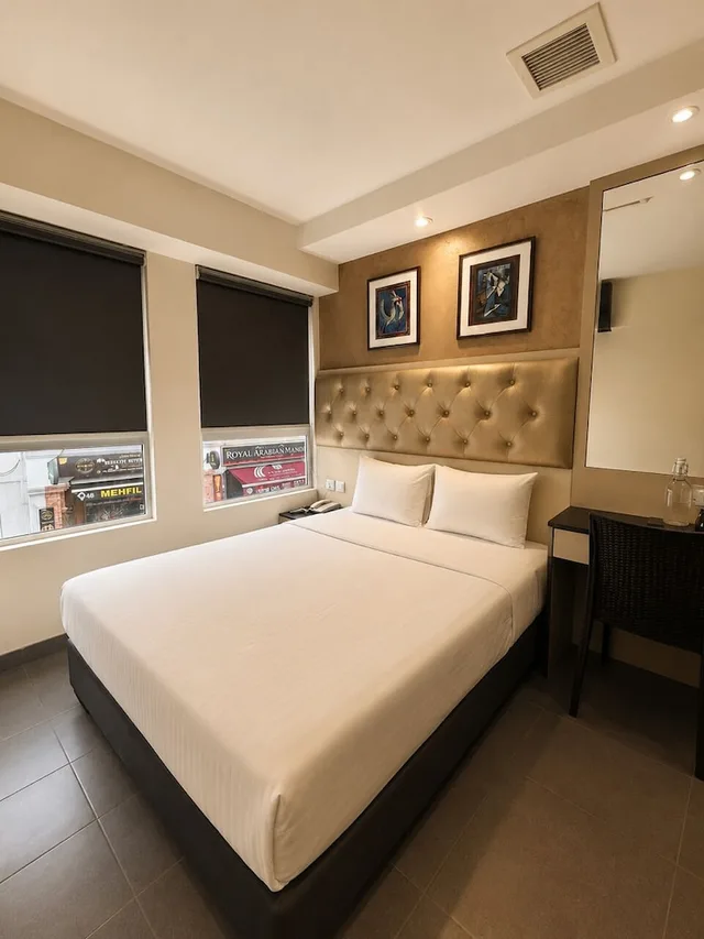 Deluxe, Queen Bed, Sandpiper Hotel 1/8