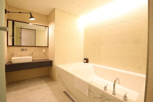 جناح جونيور بسرير مزدوج، REST HOTEL 5/5