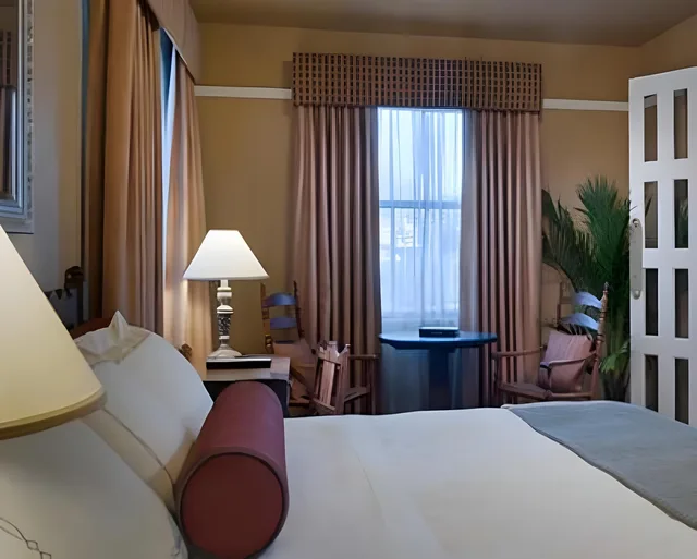 غرفة ديلوكس رباعية بسريرين مزدوجين، Hassayampa Inn 2/2