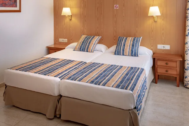 Standard, Double Bed, Pool View, Balcony, GHT Neptuno Venus & Spa 1/7