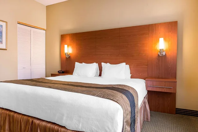 جناح بسرير كينج، Quality Inn & Suites Hawkesbury 1/4