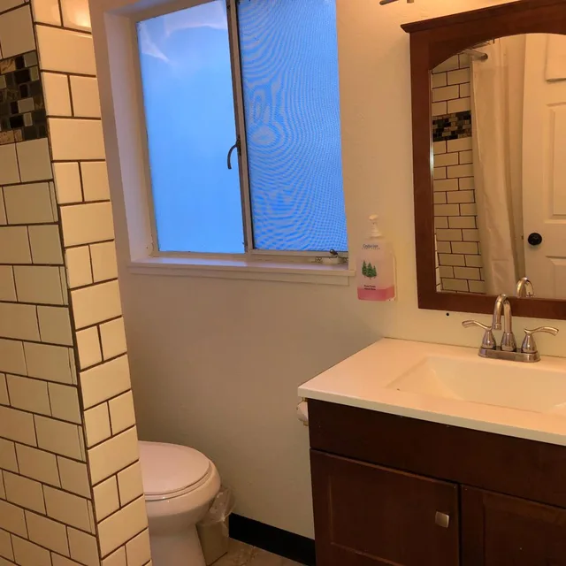 غرفة بسريرين كوين، Cedar Inn & Suites 5/6