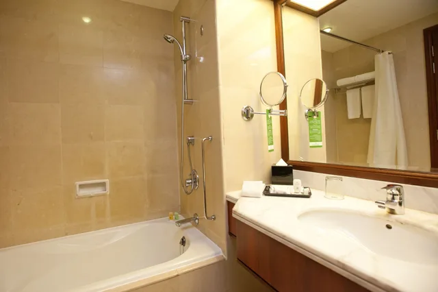 Superior Cityview King, Gurney Bay Hotel, A Parkroyal Hotel 9/10