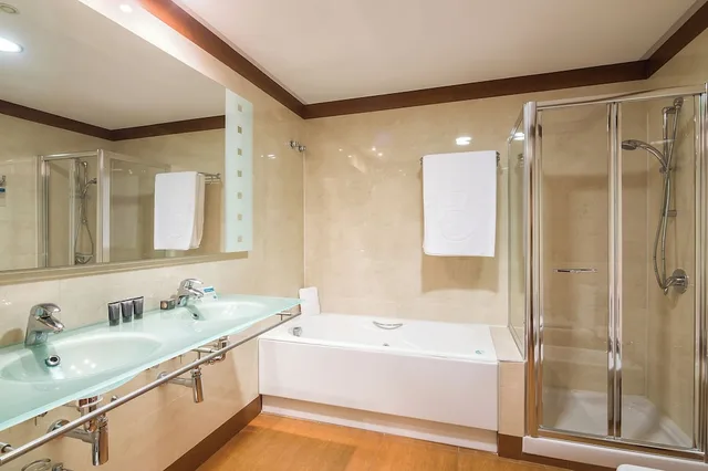 Suite, Double Bed, Exe Almeria Center 4/6