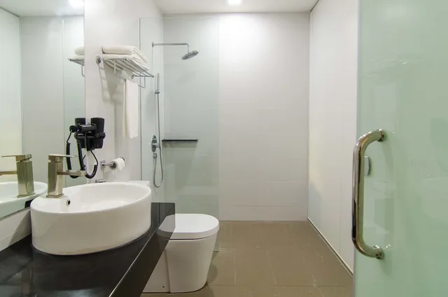 غرفة ديلوكس بسرير كوين، Mornington Hotel Bukit Permata 3/3