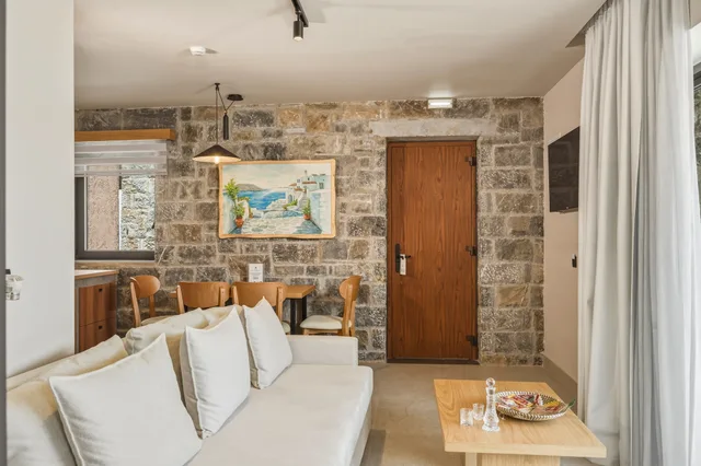 1 Bedroom, Suite, Outdoor Jetted Tub, VOLTA Seaside hotel - Adult-only 4/10