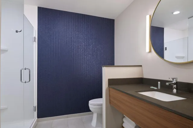جناح بسرير كينج بغرفة نوم واحدة مع أريكة، Fairfield by Marriott Inn & Suites Tempe 8/9